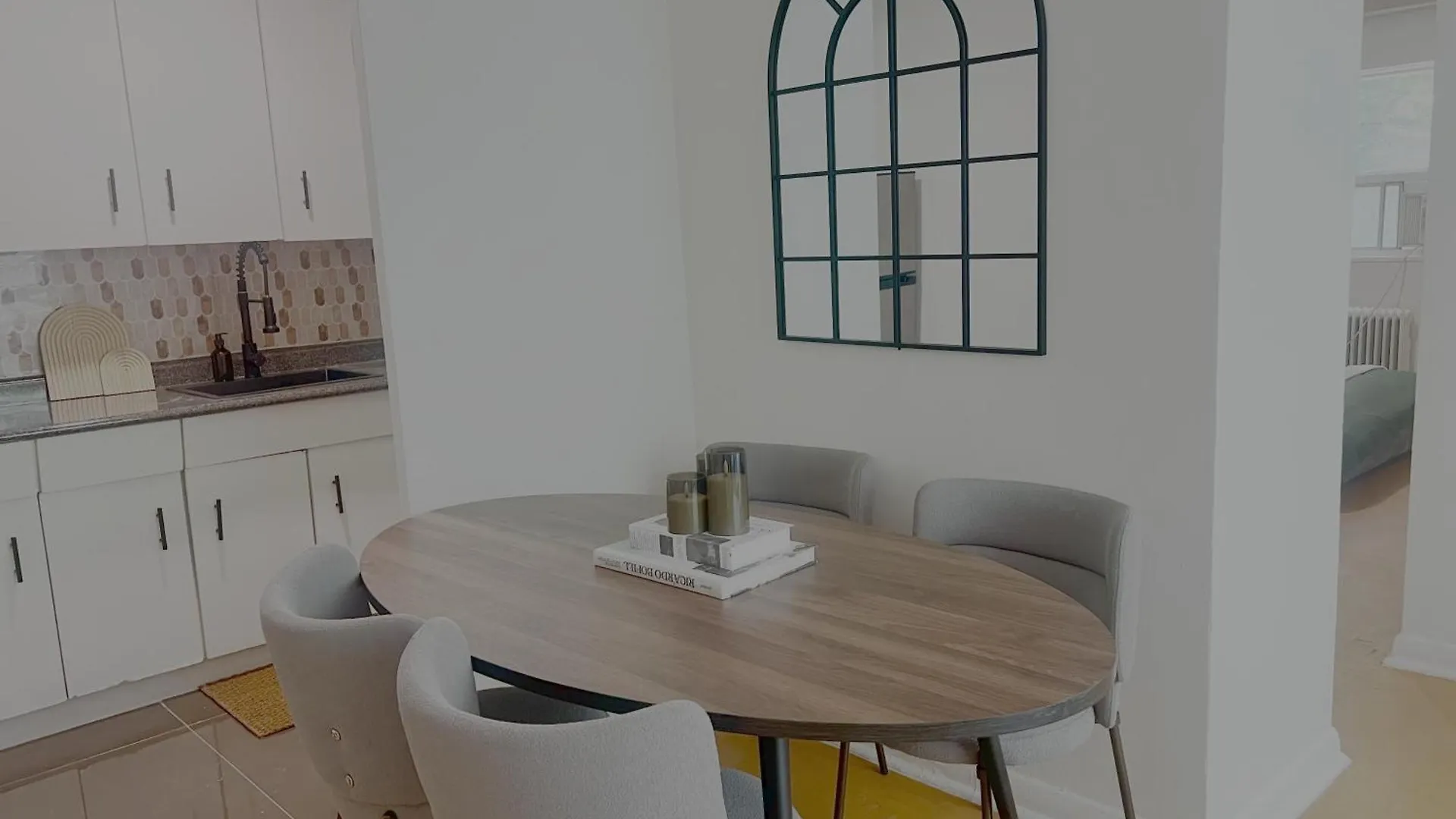 Cozy Upper Beaches Apartment Toronto