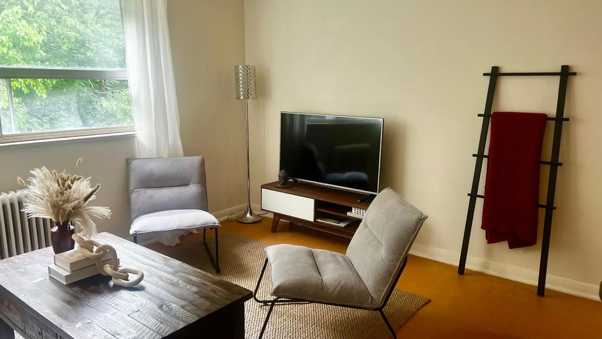Cozy Upper Beaches Apartment Toronto Canadá